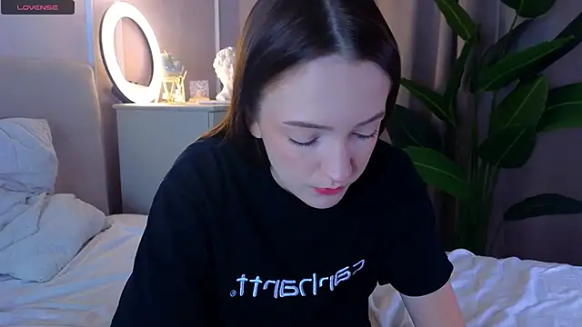 FrancesMason online show from February 26, 2026, 6:34 am