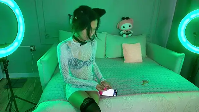 lihnpham online show from December 19, 2025, 3:24 am