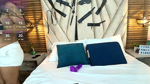 Snapshot of KimberlyFox_t chatting on November 10, 2025, 12:48 pm KimberlyFox t online show from November 10, 2025, 12:48 pm