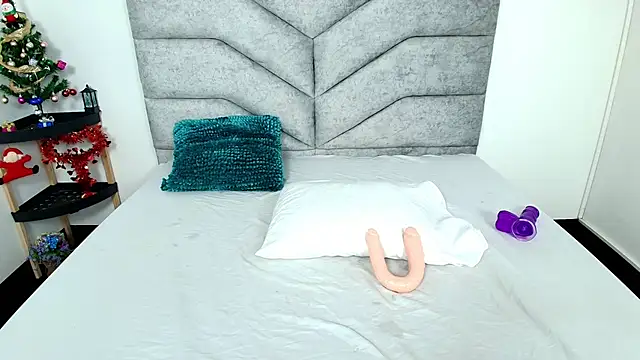 Snapshot of KimberlyFox_t chatting on January 14, 2026, 2:23 pm KimberlyFox t online show from January 14, 2026, 2:23 pm