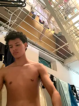 santicastroles online show from November 8, 2025, 5:56 pm