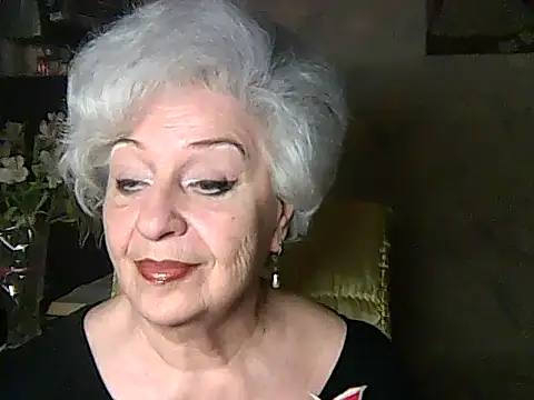 Snapshot of ValeriaKroww chatting on May 19, 2026, 6:03 pm ValeriaKroww online show from May 19, 2026, 6:03 pm