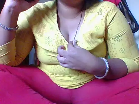 Snapshot of Mathi_cam chatting on December 5, 2025, 7:17 am Mathi cam online show from December 5, 2025, 7:17 am