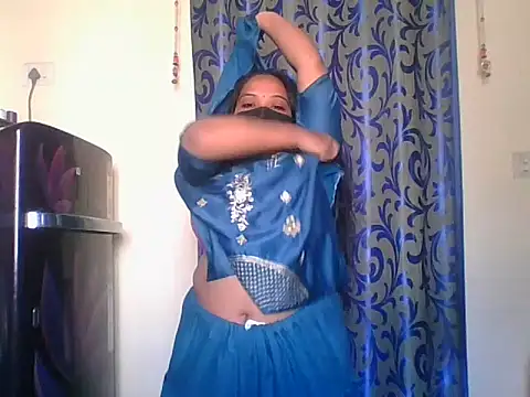 Snapshot of Mathi_cam chatting on February 13, 2026, 4:41 am Mathi cam online show from February 13, 2026, 4:41 am