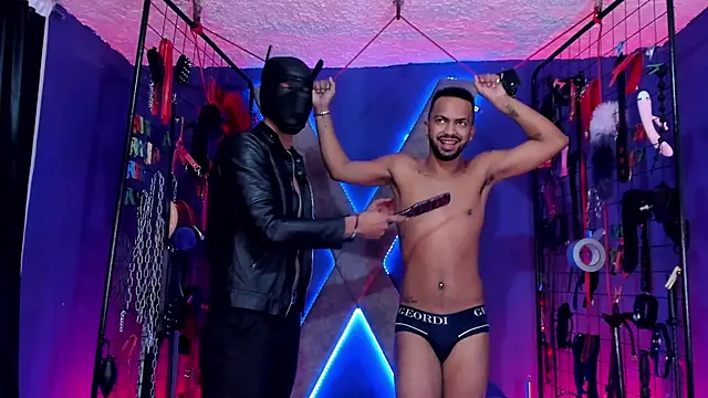 Erick bdsm  online show from November 6, 2025, 3:51 am