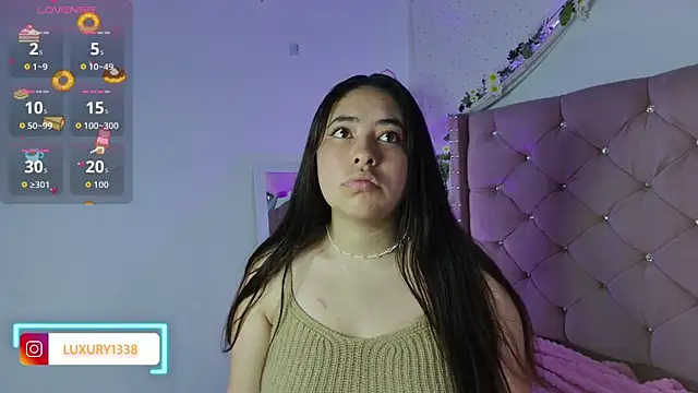 lauxury  online show from November 8, 2025, 3:07 am