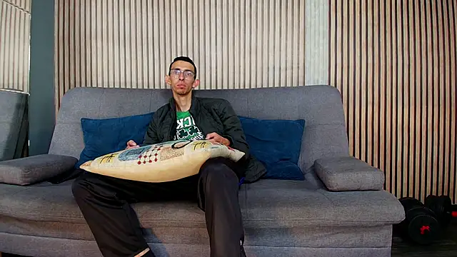 ZyroNight online show from December 22, 2025, 7:33 pm