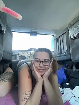 FreakyDreama online show from February 17, 2026, 3:29 pm