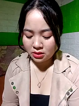 Bee-bgolden online show from December 16, 2025, 1:10 am