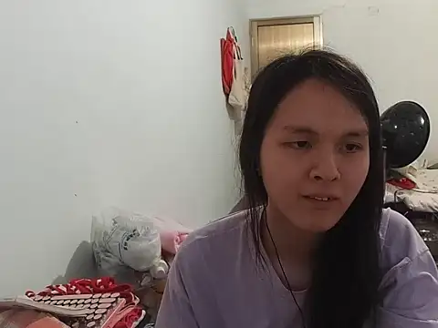 Snapshot of RebelAura chatting on June 20, 2026, 9:39 pm RebelAura online show from June 20, 2026, 9:39 pm