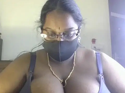 hootypriya online show from July 22, 2026, 11:40 pm