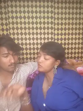 Freakingromance online show from April 17, 2026, 6:33 pm