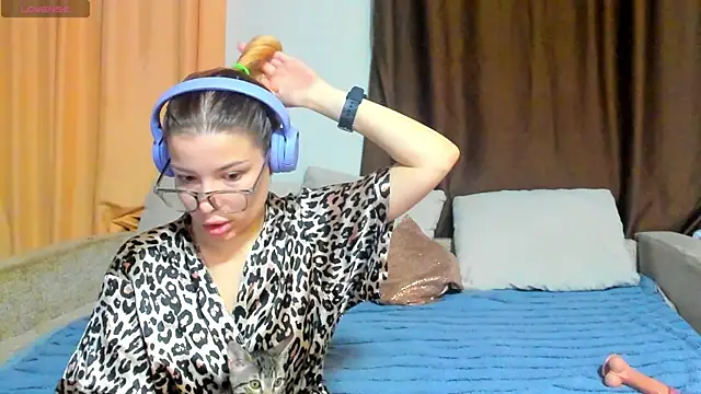 Eva purrr  online show from November 30, 2025, 1:09 am