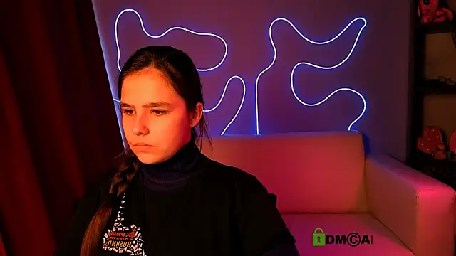 kelly may1 online show from November 10, 2025, 12:26 pm