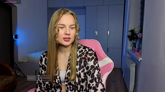 Lunar Flare online show from November 23, 2025, 1:44 pm