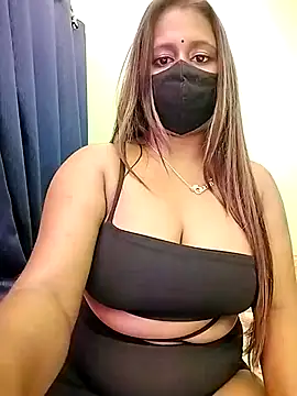 Snapshot of LoveLy-Soneya chatting on March 2, 2026, 10:27 pm LoveLy-Soneya online show from March 2, 2026, 10:27 pm