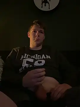 slutswe online show from November 9, 2025, 10:19 pm