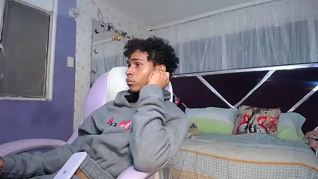 Santy bigcock 01 online show from April 12, 2026, 4:01 pm