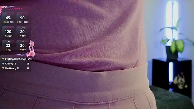 violetwluv online show from November 15, 2025, 10:45 am