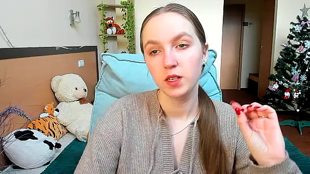 Nesie-Stoun online show from December 18, 2025, 9:59 am