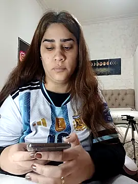 nahiarabiel33 online show from July 4, 2026, 4:57 pm