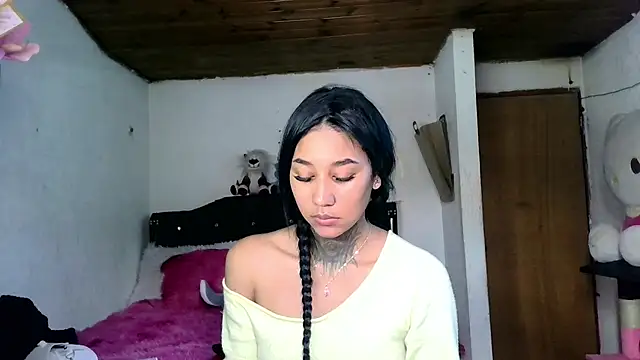 lyam ebony  online show from May 1, 2026, 1:59 pm