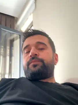 NiktirGit31 online show from November 5, 2025, 10:37 am