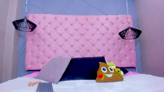 Mia Horney online show from December 1, 2025, 1:27 pm