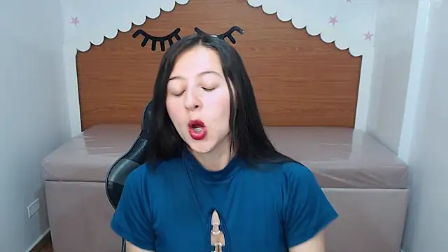 scarlett percy t online show from December 5, 2025, 7:10 pm