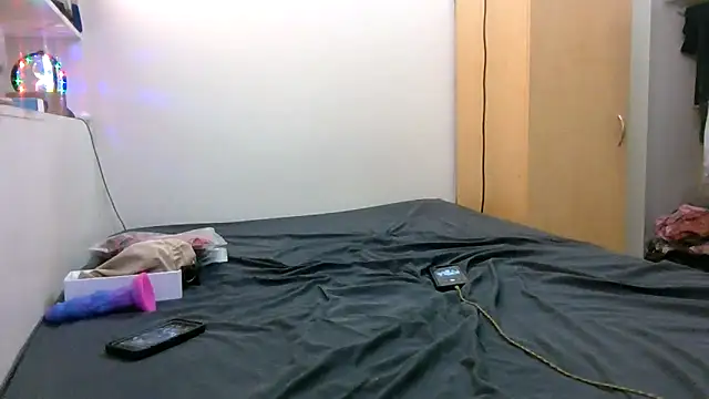 Empress Lilith online show from March 5, 2026, 6:15 pm