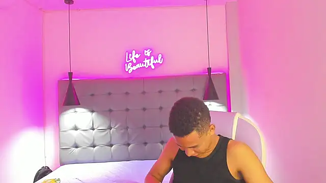 Liams18 online show from November 22, 2025, 1:26 am