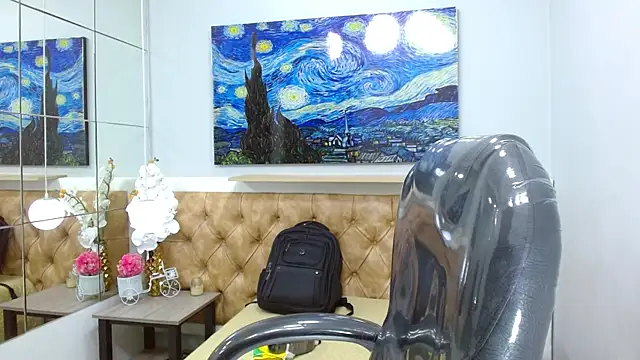 Liams18 online show from December 14, 2025, 9:19 pm