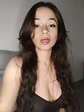 Snapshot of danielamonet chatting on April 29, 2026, 2:04 am danielamonet online show from April 29, 2026, 2:04 am