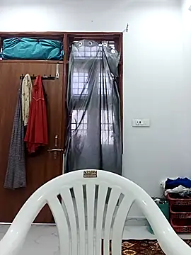 sanjana077 online show from April 15, 2026, 5:36 am