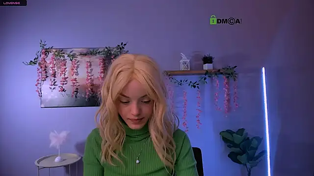 mia starrr  online show from February 9, 2026, 9:08 pm