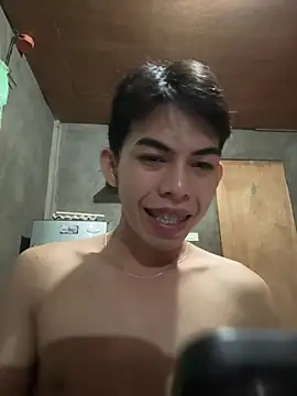 Urhotsilverboy online show from March 15, 2026, 5:19 pm