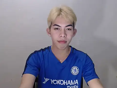 Snapshot of Urhotsilverboy chatting on June 9, 2026, 4:18 pm Urhotsilverboy online show from June 9, 2026, 4:18 pm