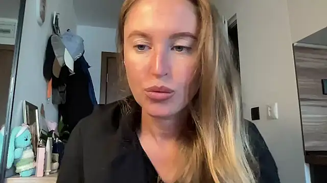 Snapshot of Ameli8 chatting on November 6, 2025, 9:21 am Ameli8 online show from November 6, 2025, 9:21 am