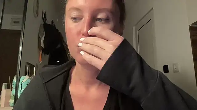 Snapshot of Ameli8 chatting on November 20, 2025, 5:01 pm Ameli8 online show from November 20, 2025, 5:01 pm