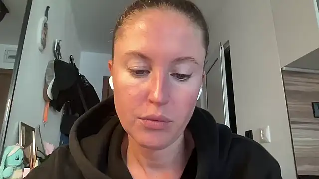 Snapshot of Ameli8 chatting on November 23, 2025, 2:06 pm Ameli8 online show from November 23, 2025, 2:06 pm