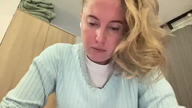 Snapshot of Ameli8 chatting on December 19, 2025, 6:59 pm Ameli8 online show from December 19, 2025, 6:59 pm