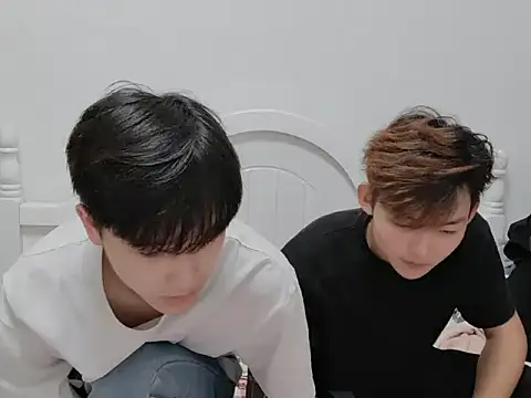 xiaomeng2563 online show from November 5, 2025, 2:39 pm