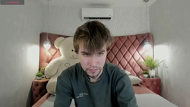 JonnahHell online show from November 28, 2025, 1:03 pm