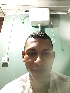 oPretin013 online show from November 7, 2025, 4:01 am