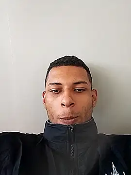 oPretin013 online show from November 9, 2025, 4:16 pm