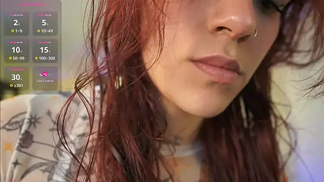 Snapshot of TessaaFox chatting on December 17, 2025, 11:49 am TessaaFox online show from December 17, 2025, 11:49 am