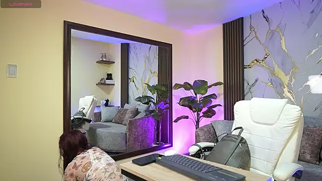 Snapshot of TessaaFox chatting on January 8, 2026, 11:34 am TessaaFox online show from January 8, 2026, 11:34 am