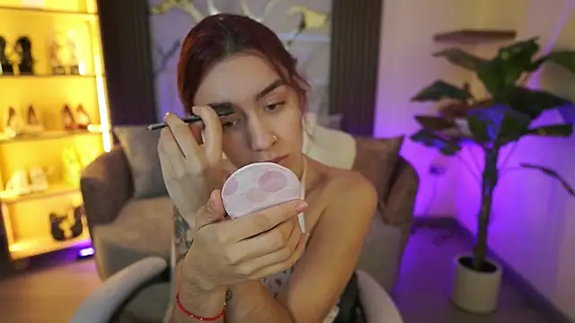 Snapshot of TessaaFox chatting on February 7, 2026, 11:47 am TessaaFox online show from February 7, 2026, 11:47 am