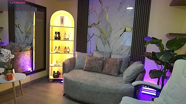 Snapshot of TessaaFox chatting on February 20, 2026, 11:43 am TessaaFox online show from February 20, 2026, 11:43 am