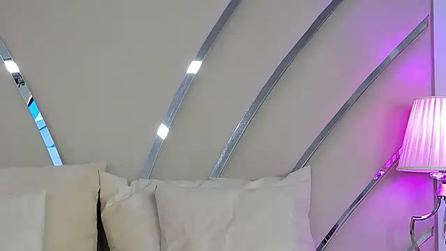 IvyNox online show from December 1, 2025, 6:46 pm